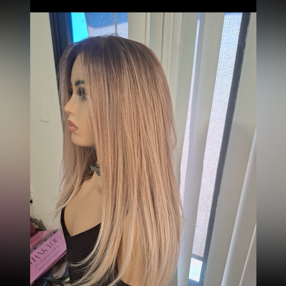Chelsey Smith crowns Apricot blend Phaedra long wig lace front - Picture 4 of 8